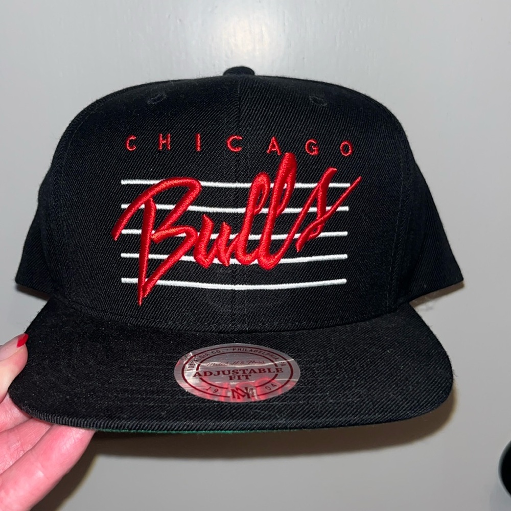 NWOT Mitchell & Ness Chicago Bulls hat